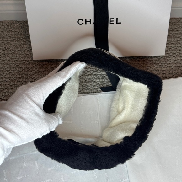 NWT Chanel Shearling Headband main image 9